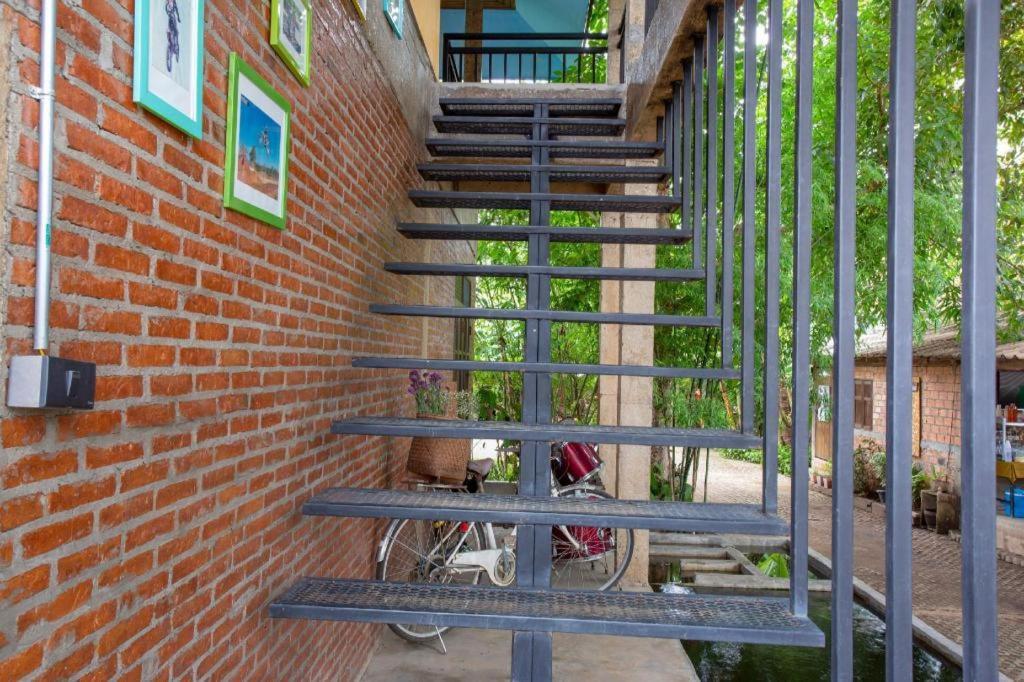 Oyo 1155 Bikers House And Enduro Tours Chiang Mai Hotel Exterior photo